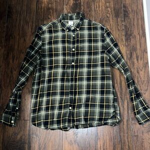 H&M Flannel Button Down

Worn Once

Size Large